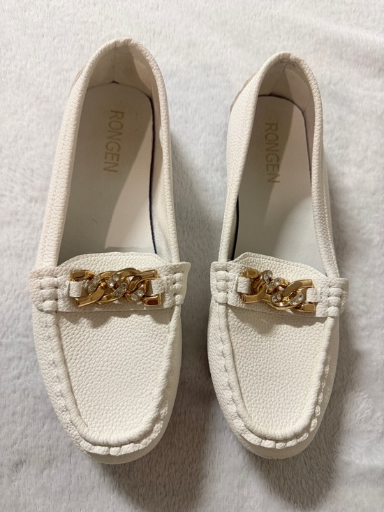 Rongen Shoes - Rongen Women's Loafers with Gold Chain Trim.